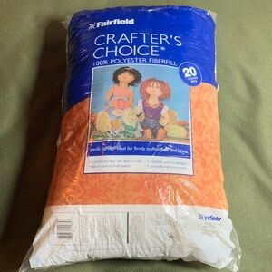 Fairfield Crafter’s Choice 109% Polyester Fiberfill. 20 oz